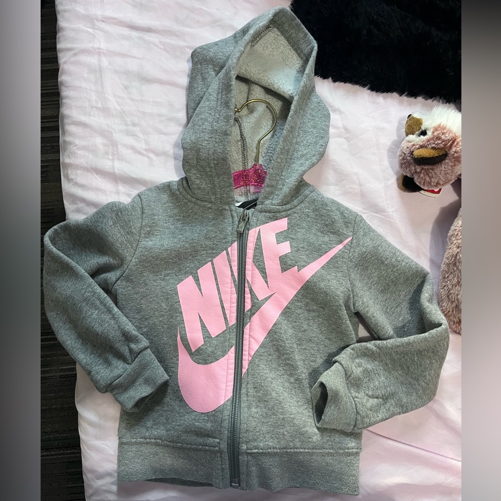 Nike Sweatsuits set of 2 size 2-3T